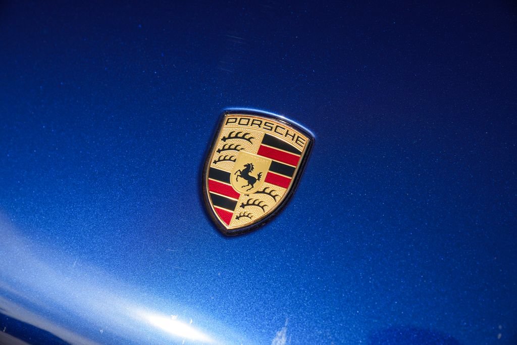 Certified 2026 Porsche Macan Turbo AWD/4WD image 8