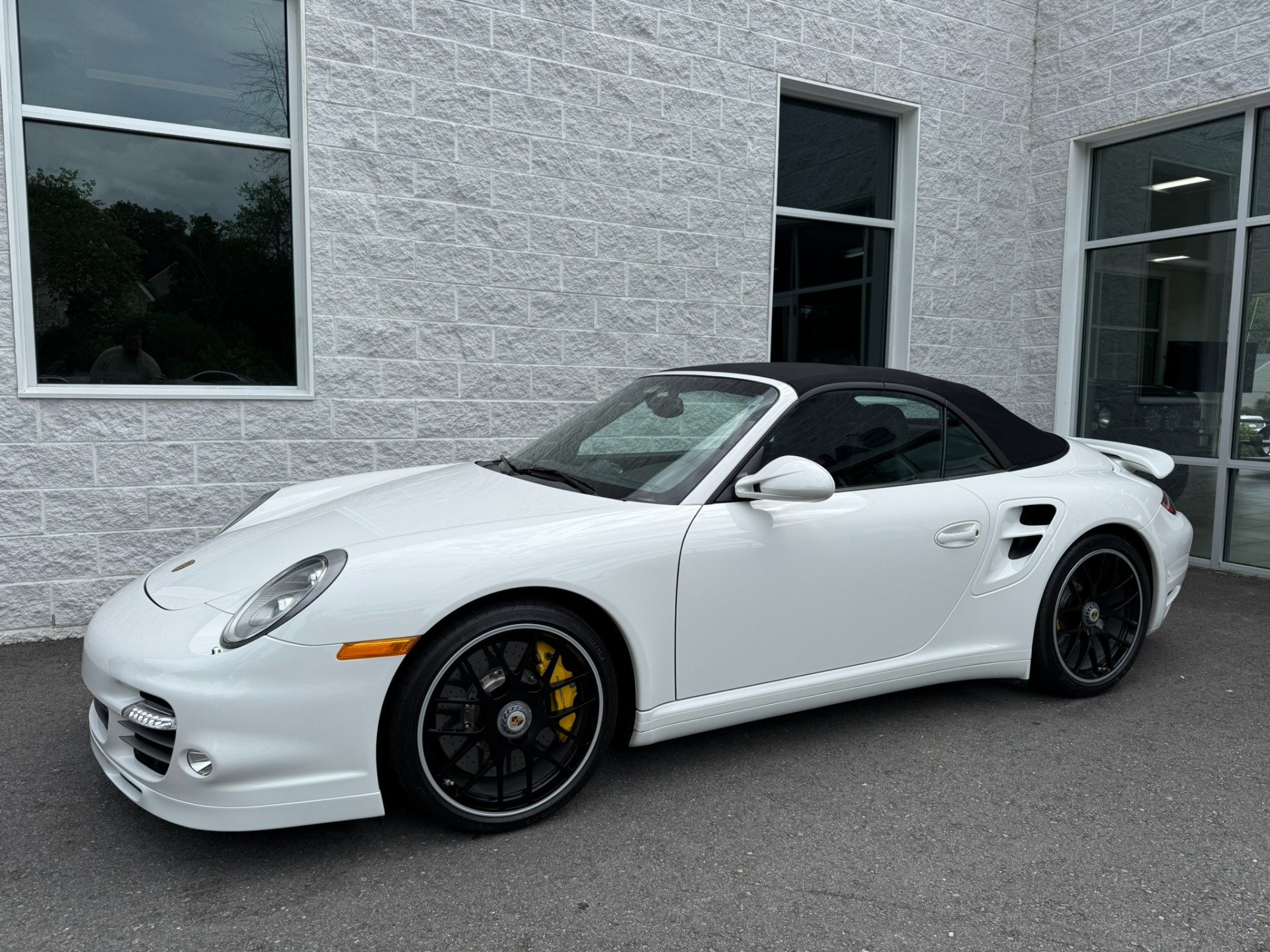 Used 2013 Porsche 911 Turbo S image 3