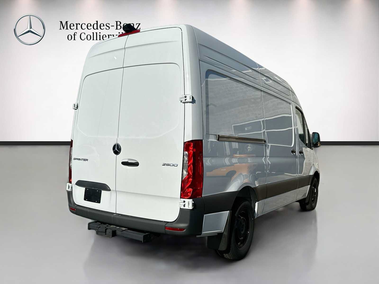 Used 2025 Mercedes-Benz Sprinter 2500 image 5
