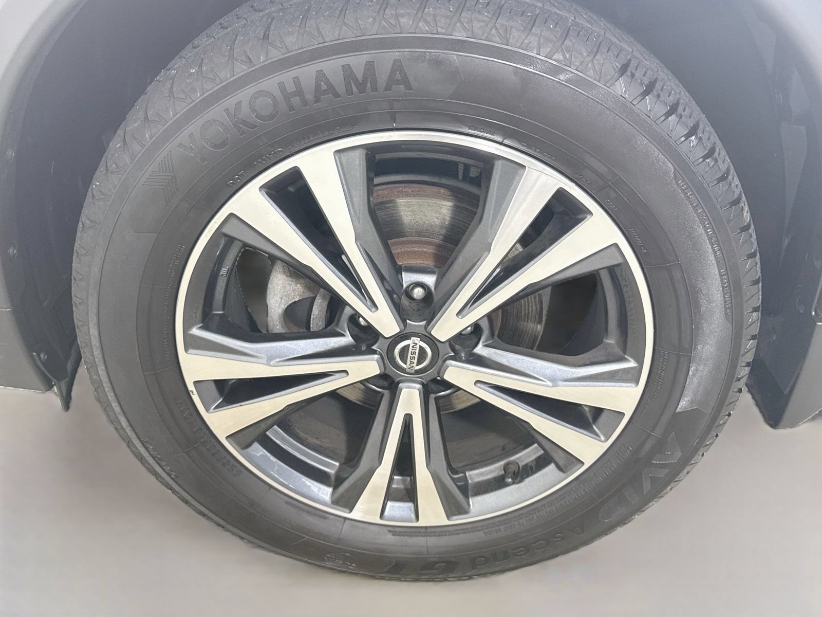 Used 2019 Nissan Rogue SV w/ Sun & Sound Touring Package AWD/4WD image 30