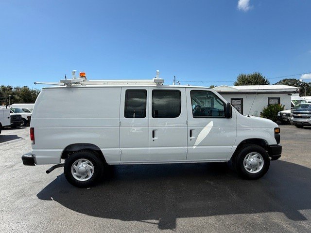 Used 2009 Ford E-350 and Econoline 350 Super Duty image 4