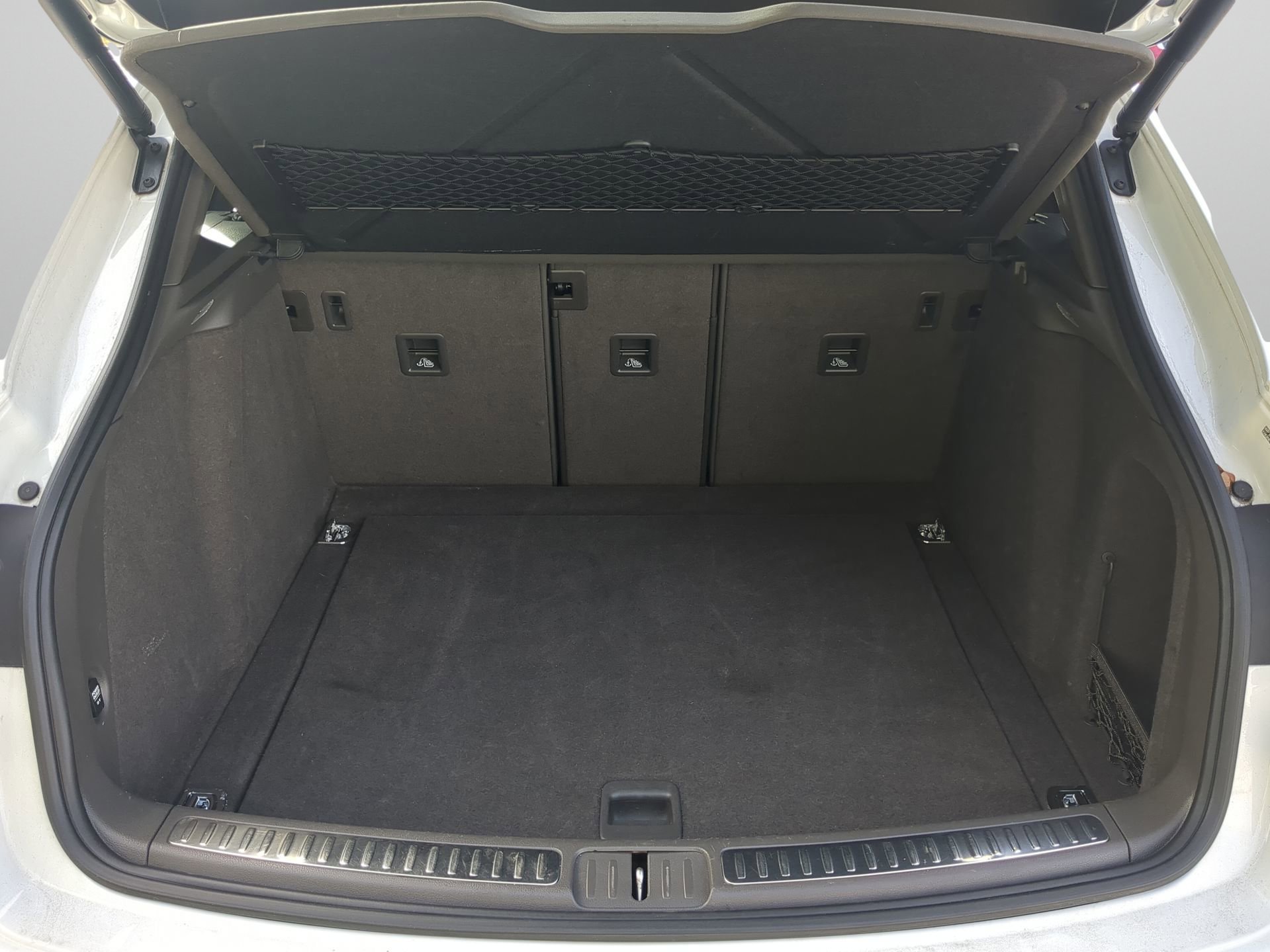 Used 2018 Porsche Macan image 38