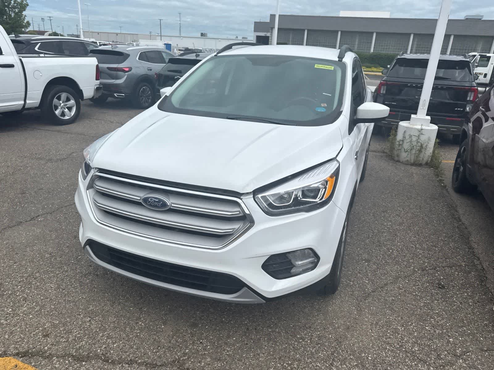 Used 2018 Ford Escape SEL FWD image 3