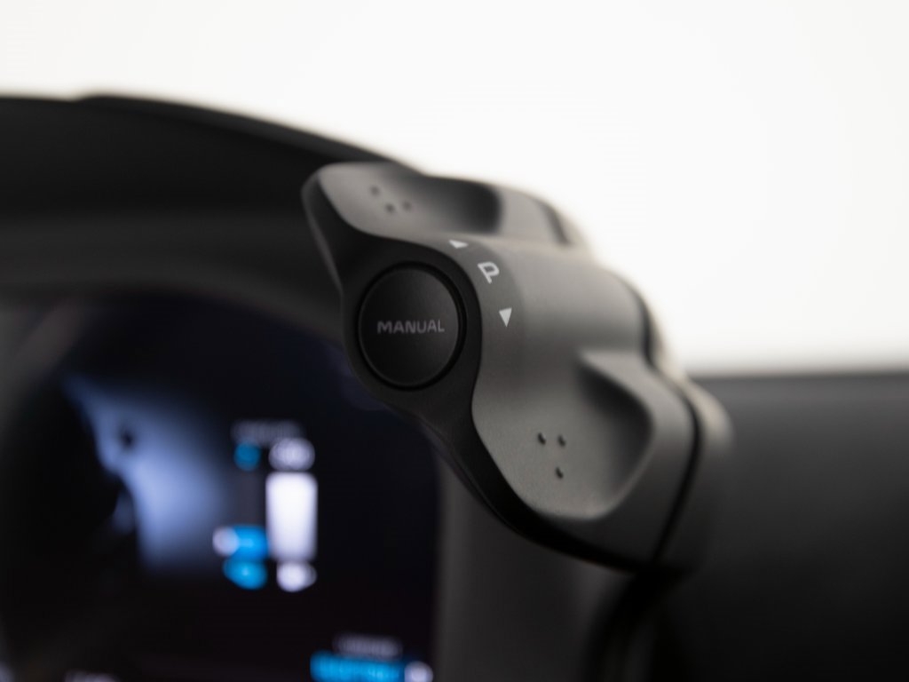 Used 2024 McLaren Artura image 19