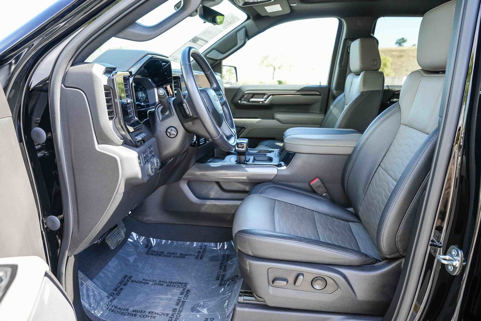 Used 2023 Chevrolet Silverado 1500 ZR2 w/ Technology Package AWD/4WD image 17