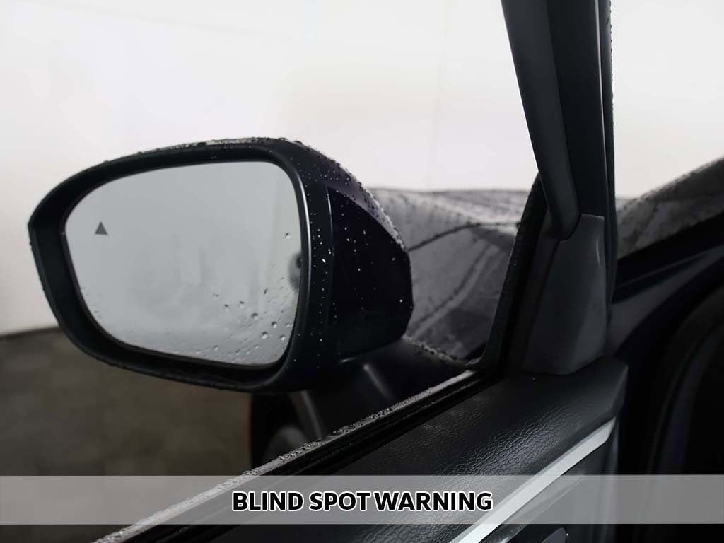 New 2026 Mitsubishi Outlander SE image 6