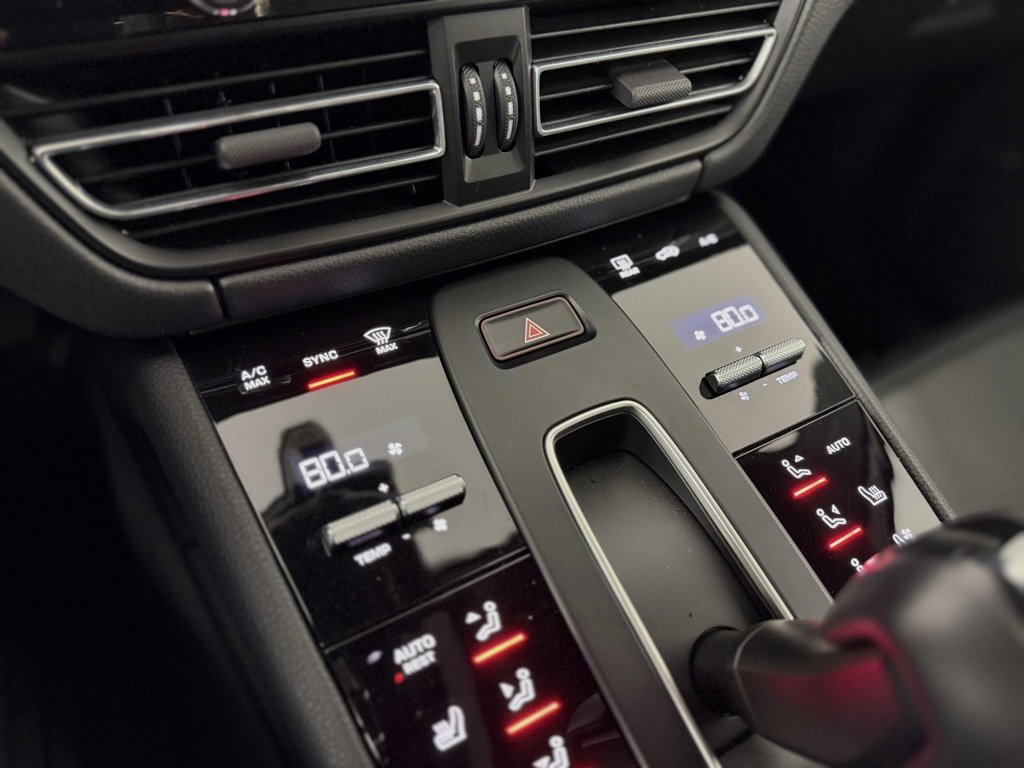 Certified 2025 Porsche Macan image 25