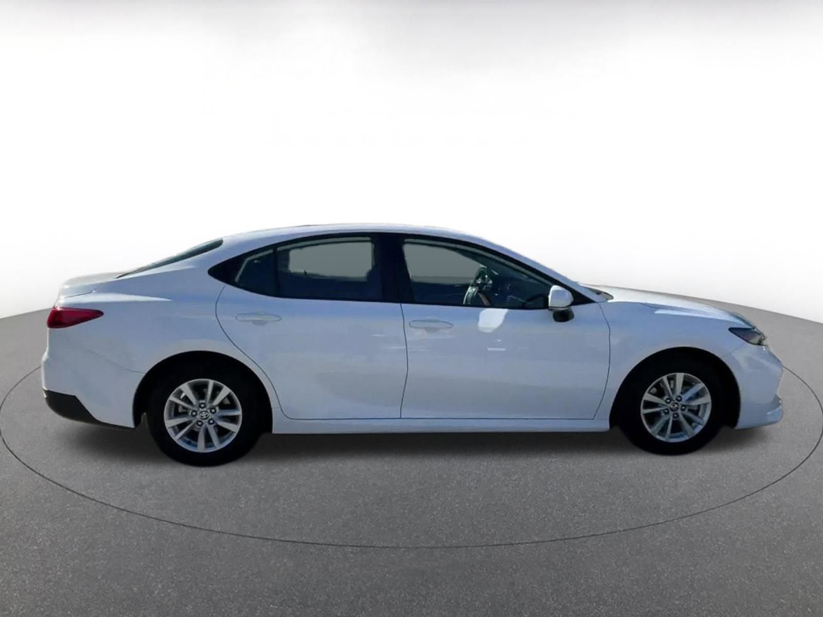 Used 2025 Toyota Camry LE image 16