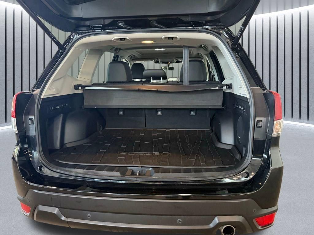 Used 2022 Subaru Forester Limited image 9