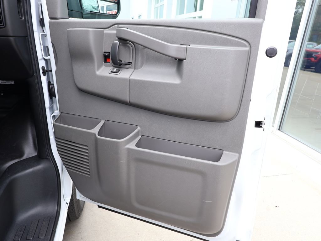 New 2026 GMC Savana 2500 w/ Enhanced Convenience Package RWD image 23