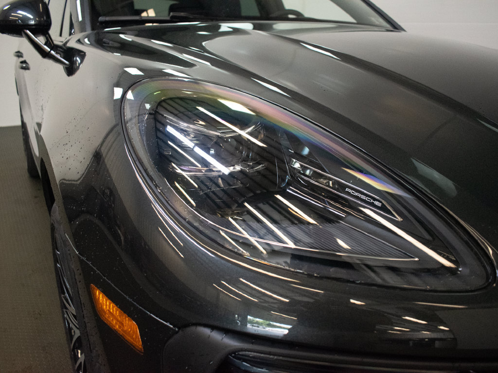 Certified 2026 Porsche Macan AWD/4WD image 11