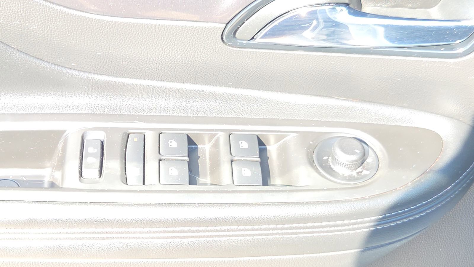 Used 2019 Buick Encore Preferred image 27