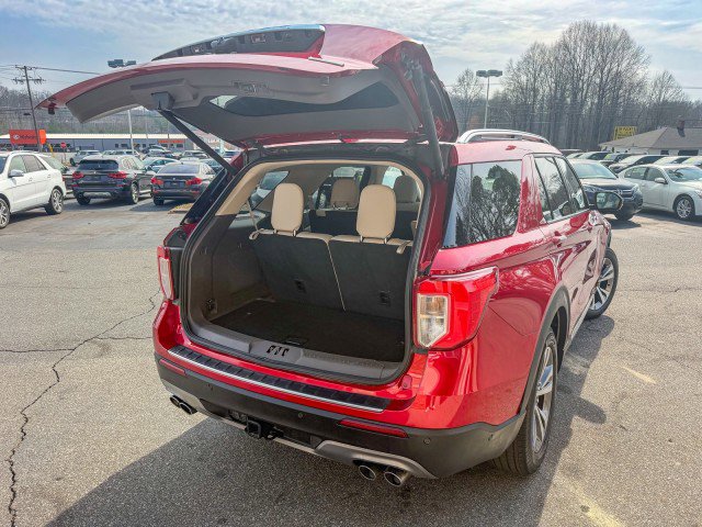 Used 2020 Ford Explorer Platinum w/ Premium Technology Package image 12