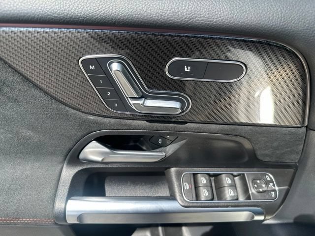 Used 2025 Mercedes-Benz GLB 35 AMG 4MATIC image 20