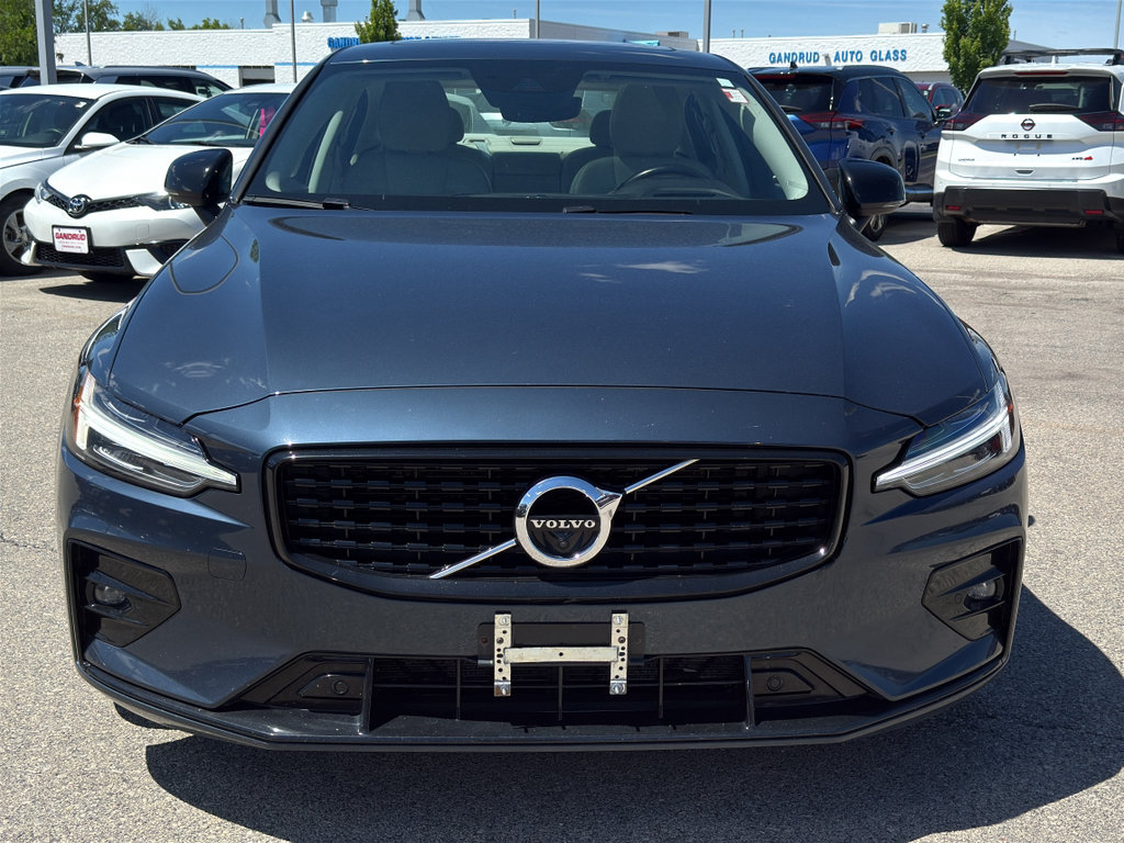 Used 2022 Volvo S60 B5 Inscription FWD image 3