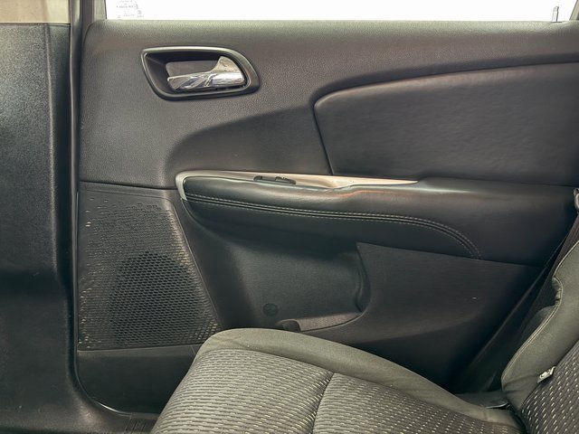 Used 2019 Dodge Journey SE image 31