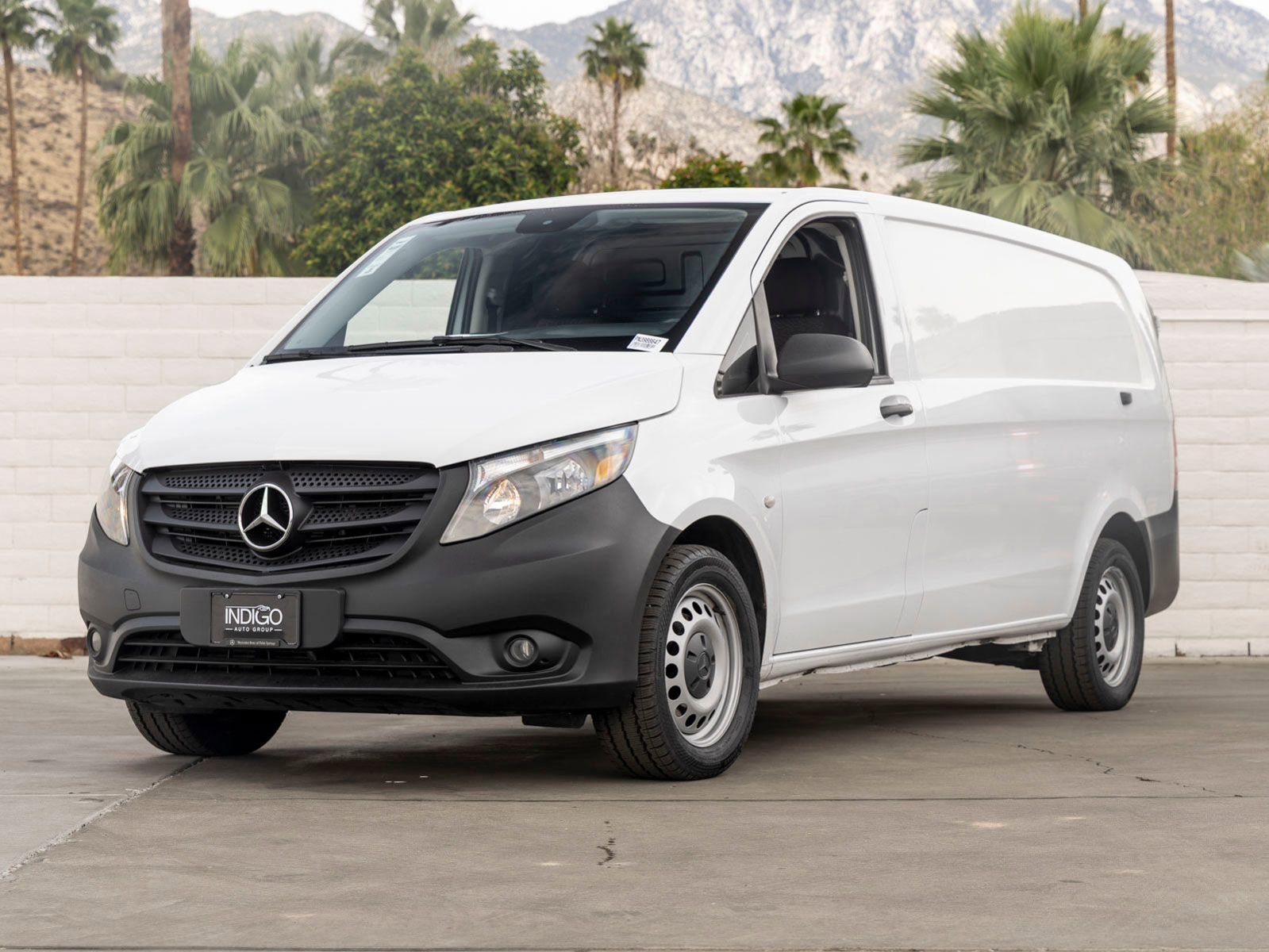 Used 2022 Mercedes-Benz Metris image 1