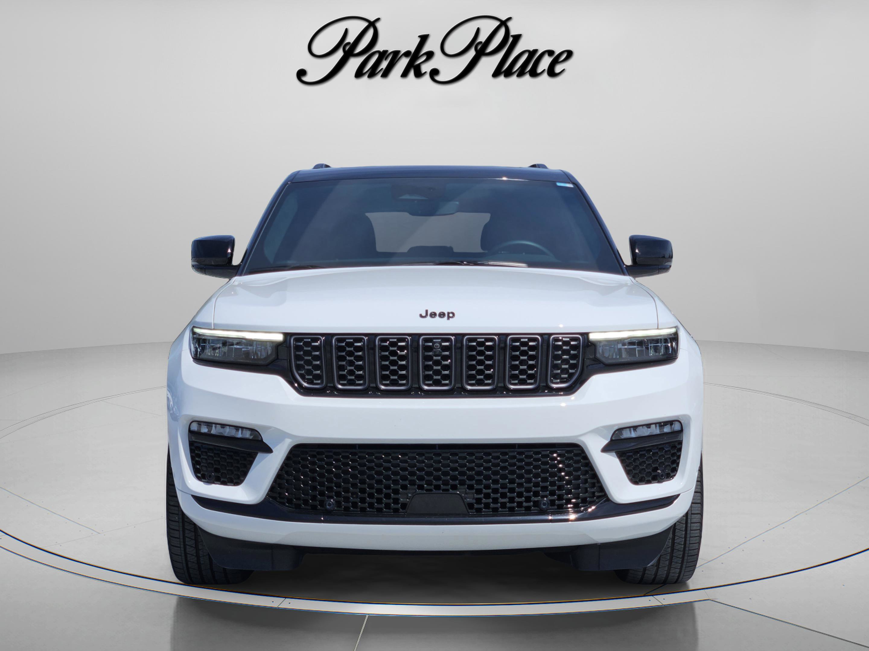 Used 2025 Jeep Grand Cherokee Summit AWD/4WD image 9