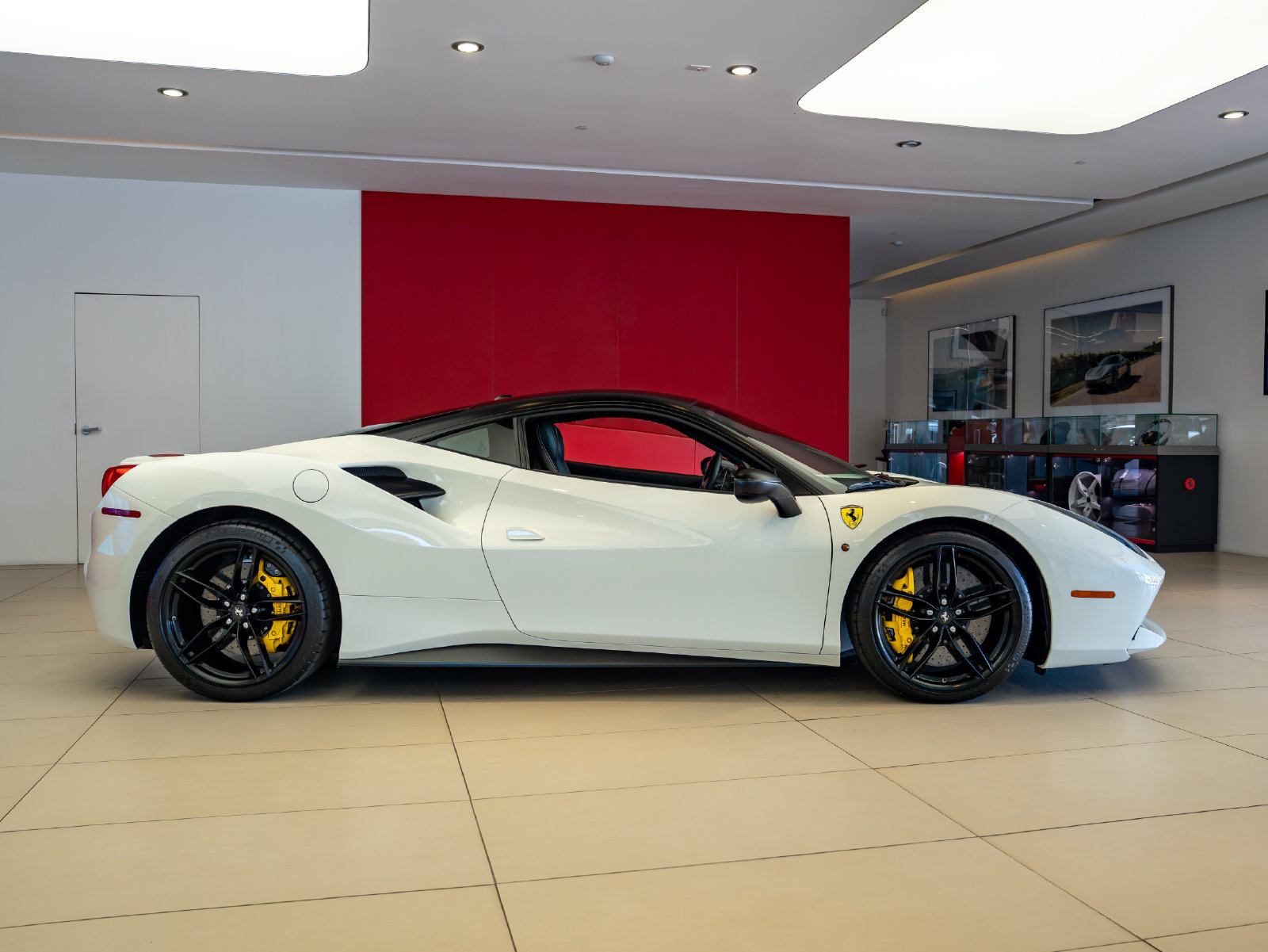 Certified 2016 Ferrari 488 GTB RWD image 7