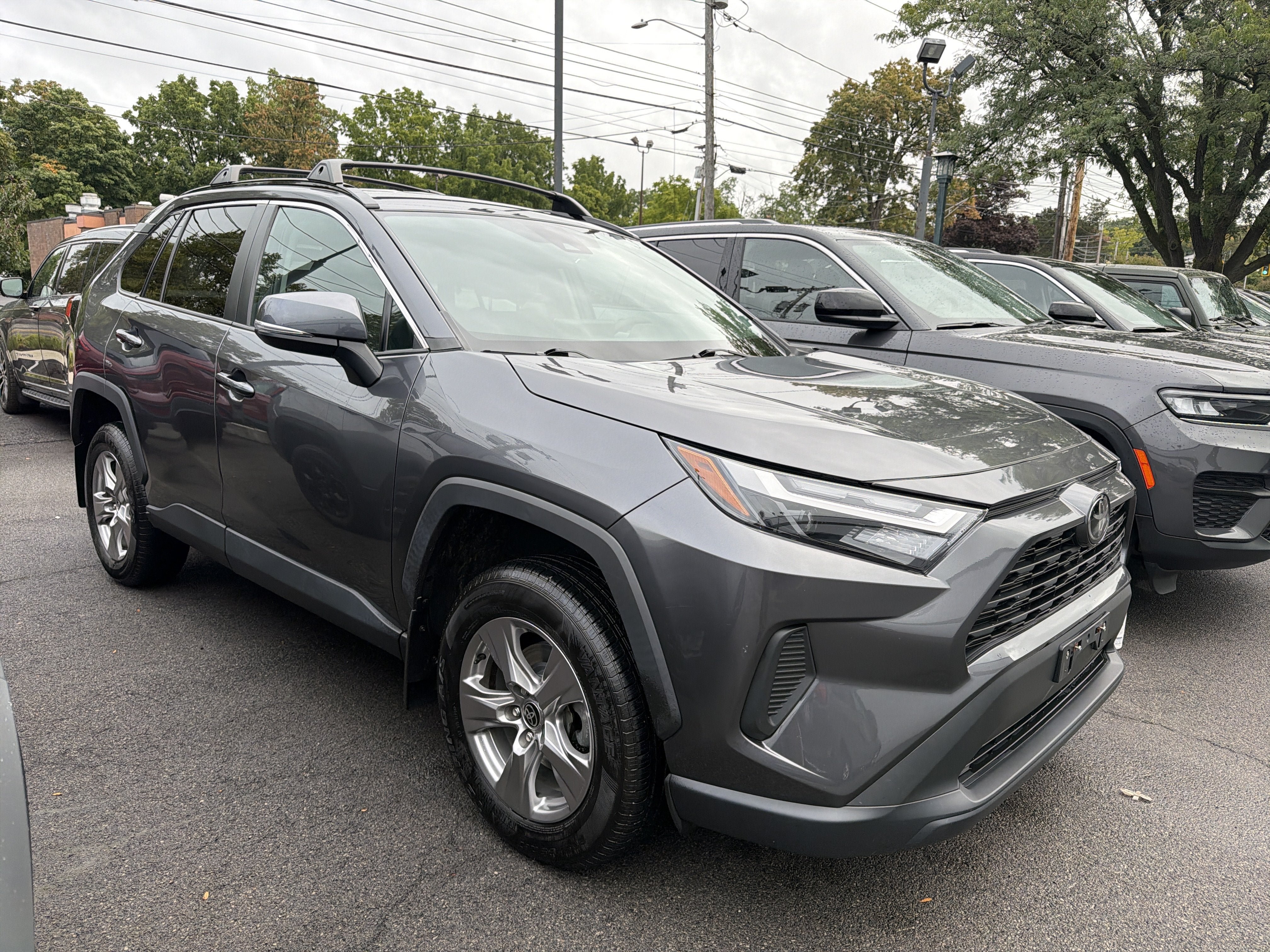 Used 2023 Toyota RAV4 XLE AWD/4WD image 2