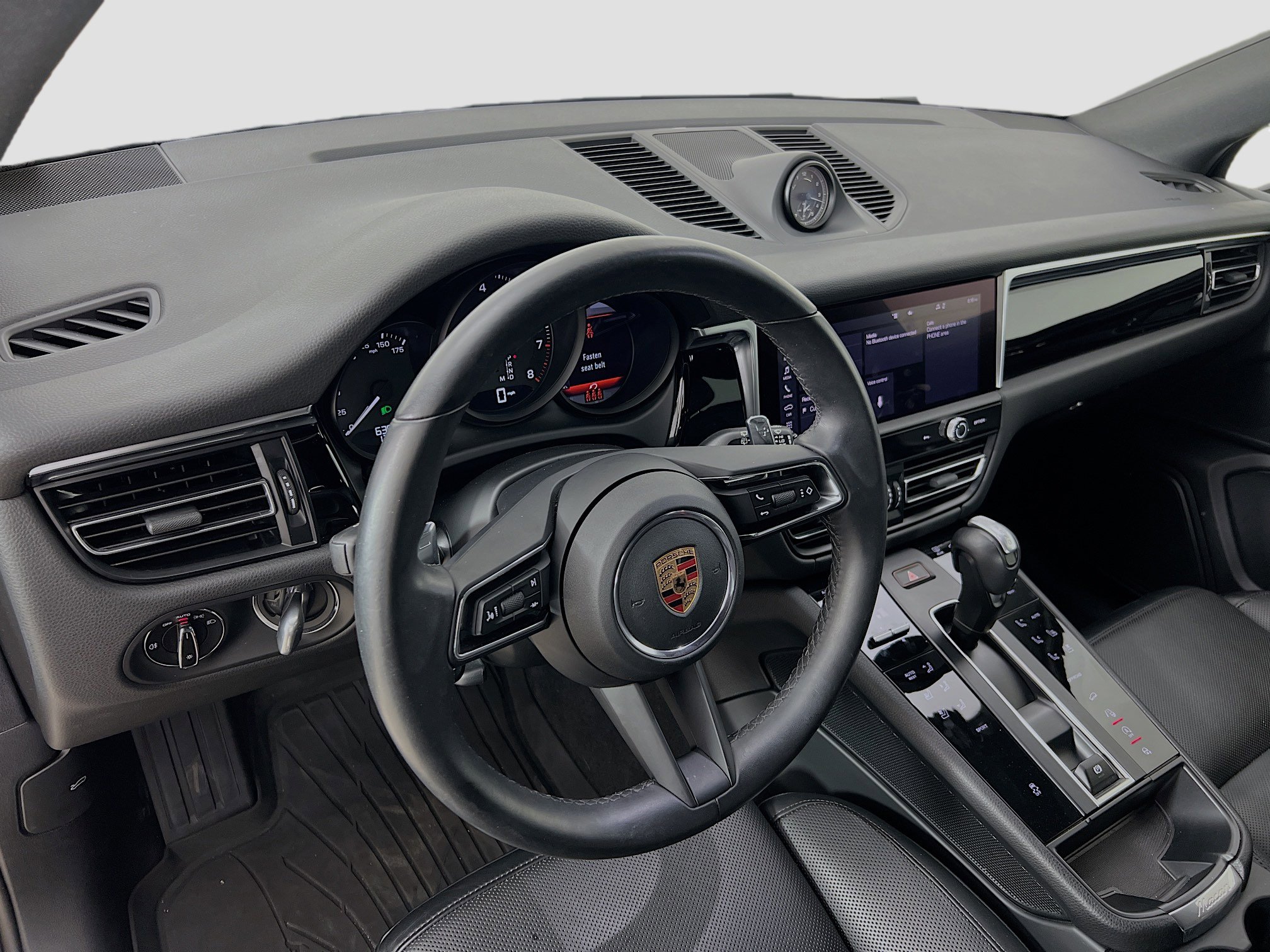 Used 2024 Porsche Macan image 9