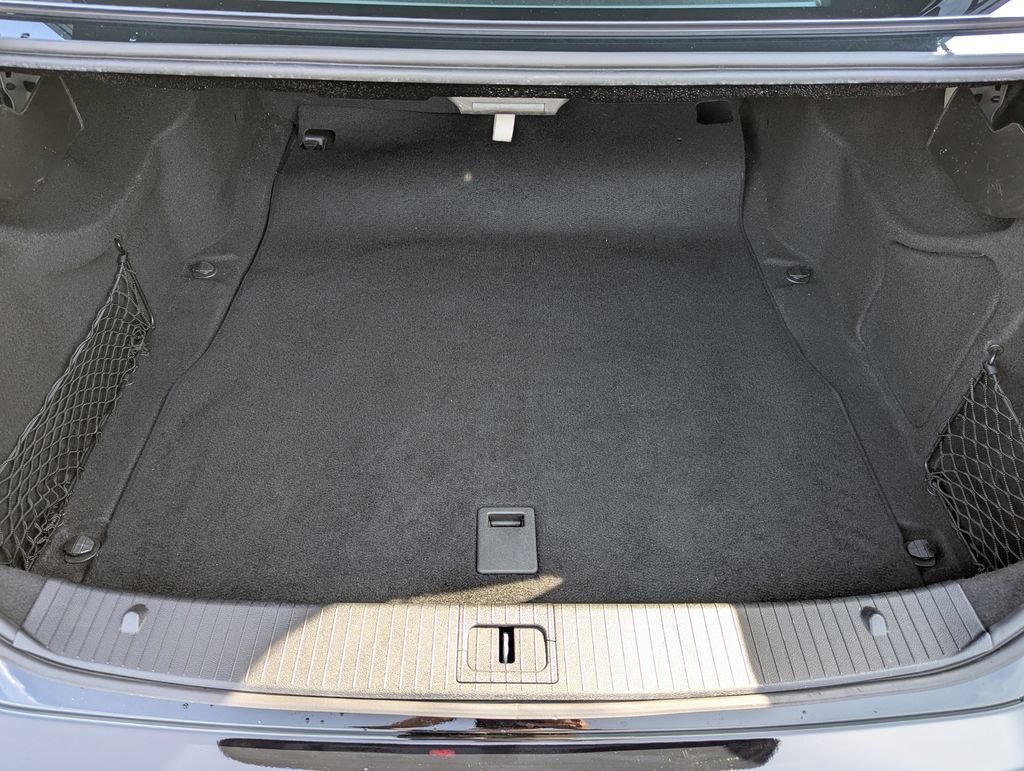 Used 2010 Mercedes-Benz E 350 4MATIC Sedan image 45