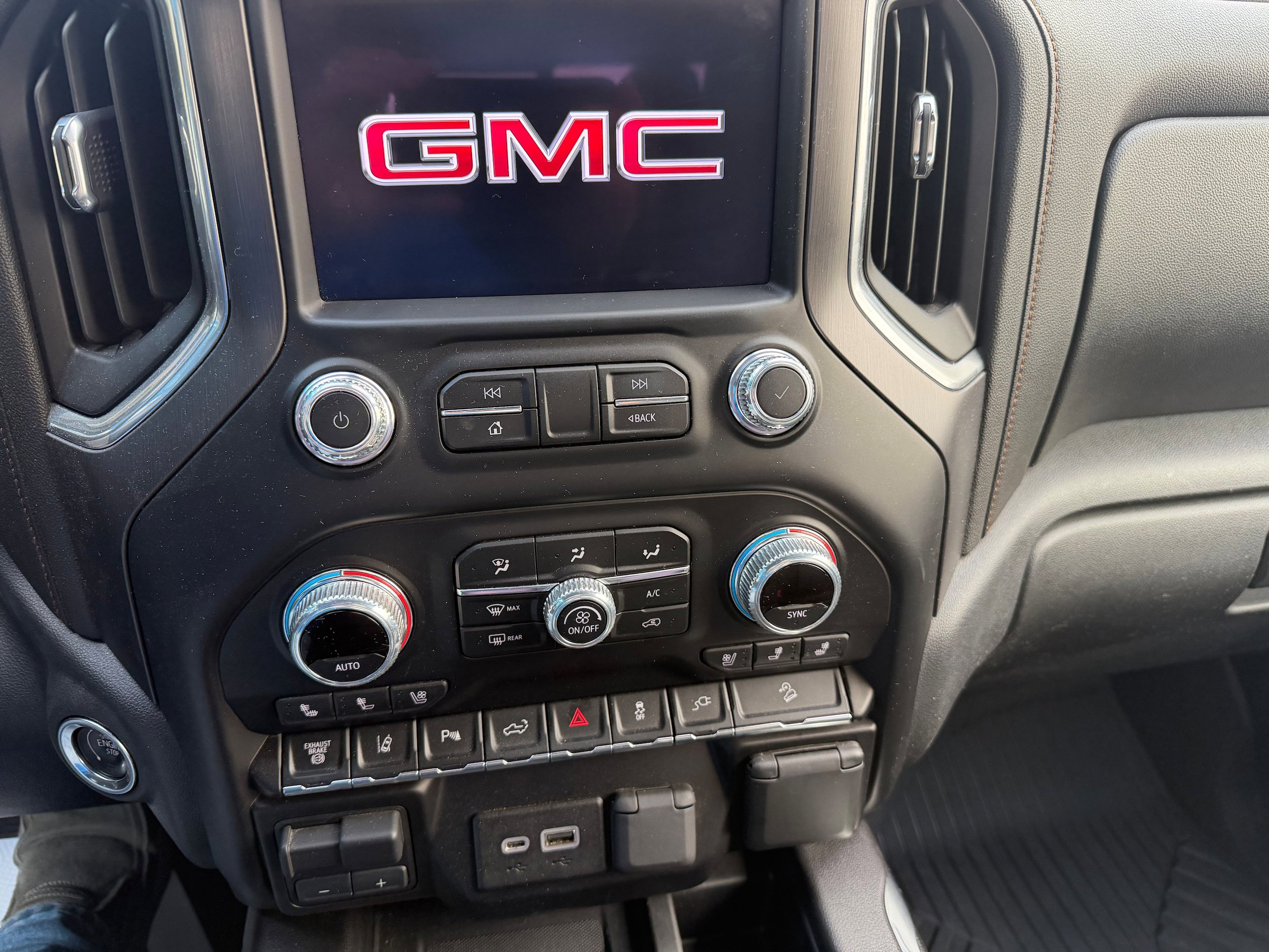 Used 2020 GMC Sierra 2500 AT4 w/ AT4 Premium Package AWD/4WD image 10