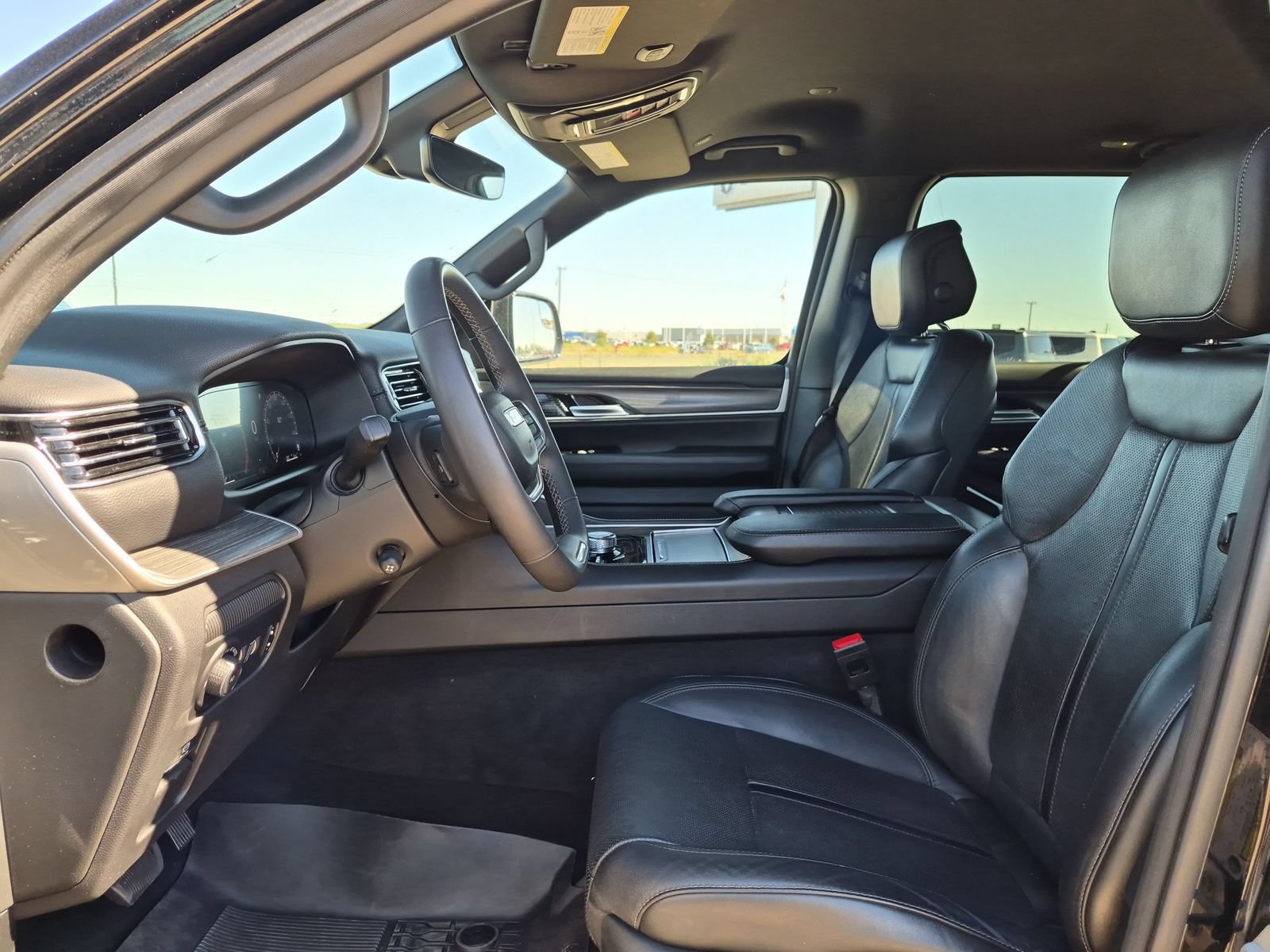 Used 2024 Jeep Wagoneer Series II AWD/4WD image 9