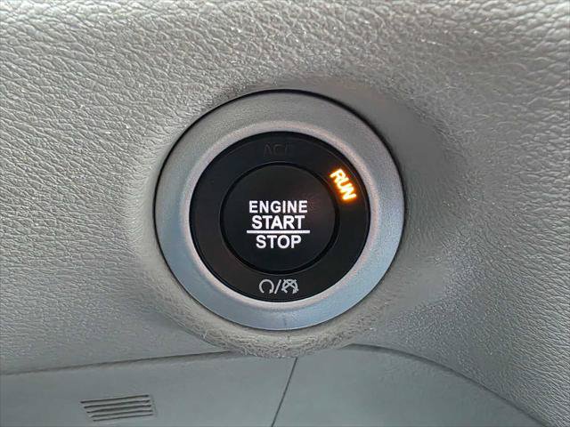 Used 2024 Chrysler Pacifica Touring-L FWD image 31