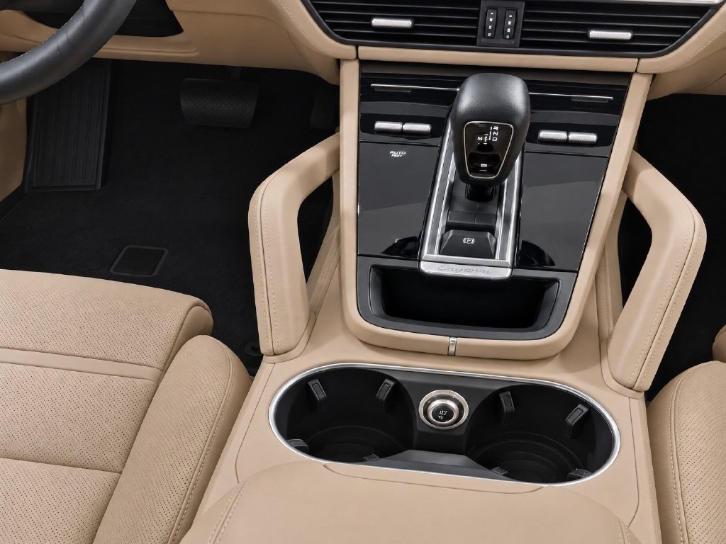 Certified 2022 Porsche Cayenne Platinum Edition AWD/4WD image 17