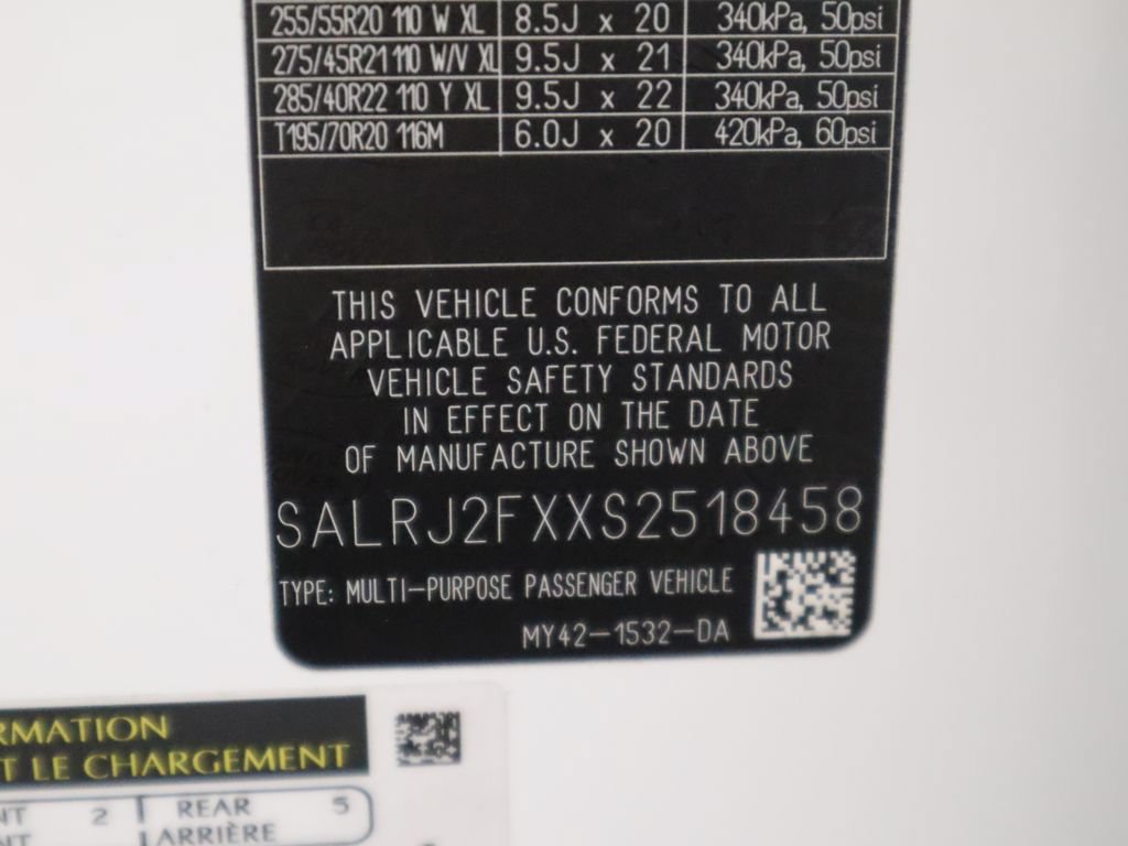 Used 2025 Land Rover Discovery S AWD/4WD image 37