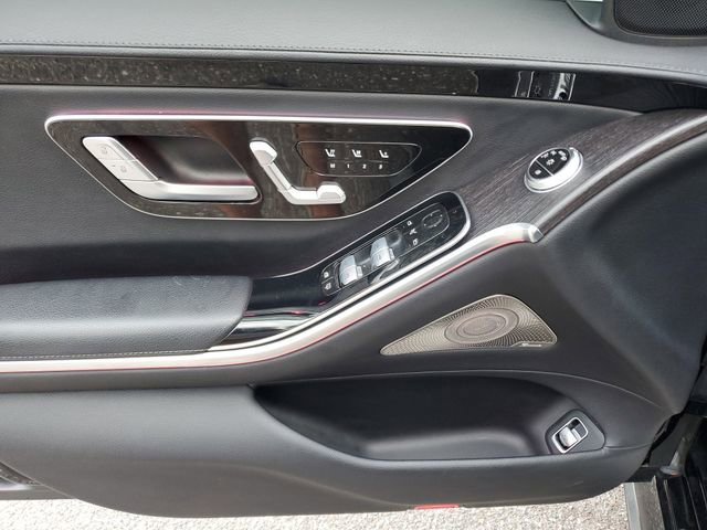 Used 2022 Mercedes-Benz S 500 4MATIC w/ AMG Line Package image 16