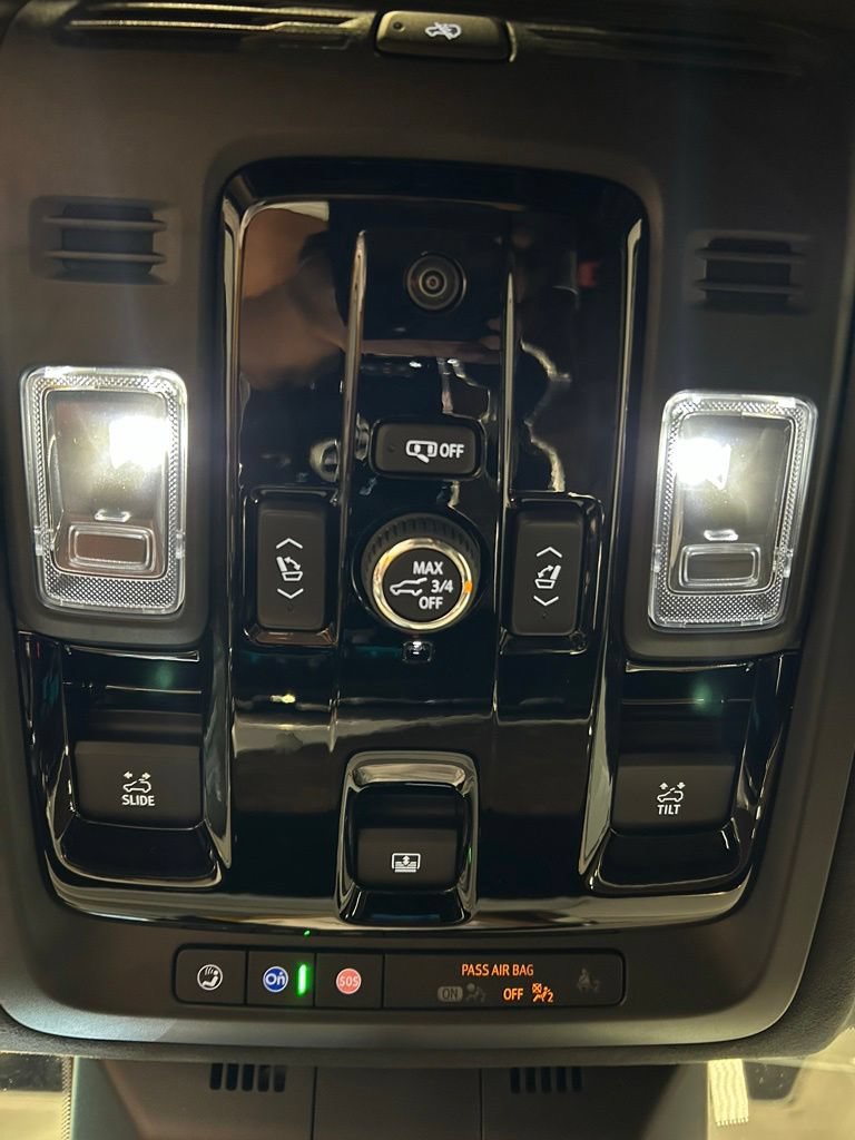 Used 2026 Cadillac Escalade Platinum Sport w/ LPO, ONYX Package AWD/4WD image 31