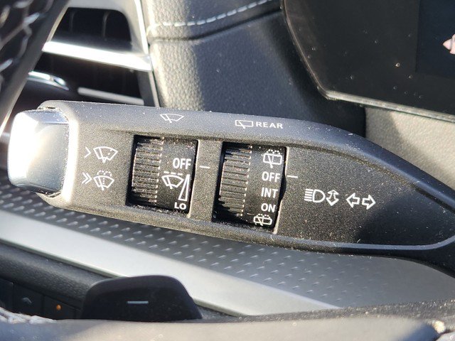 Used 2024 Chevrolet Traverse LT image 39