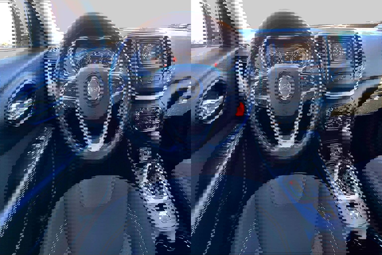 Used 2016 Jeep Cherokee Latitude image 5