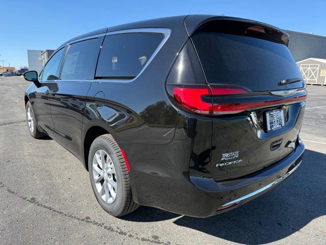 New 2026 Chrysler Pacifica Select image 4