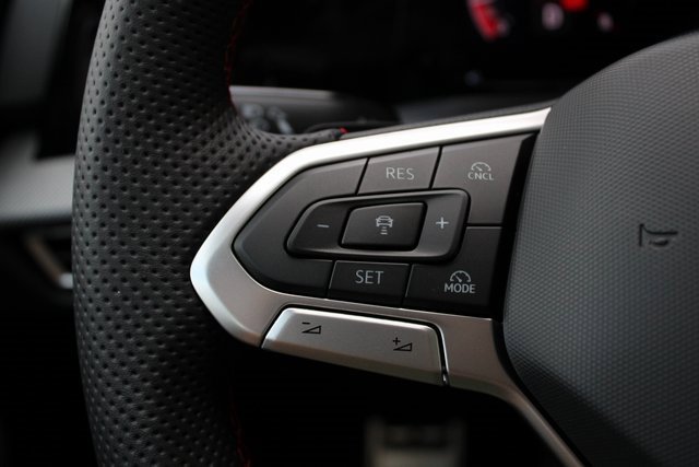 New 2025 Volkswagen GTI SE image 9