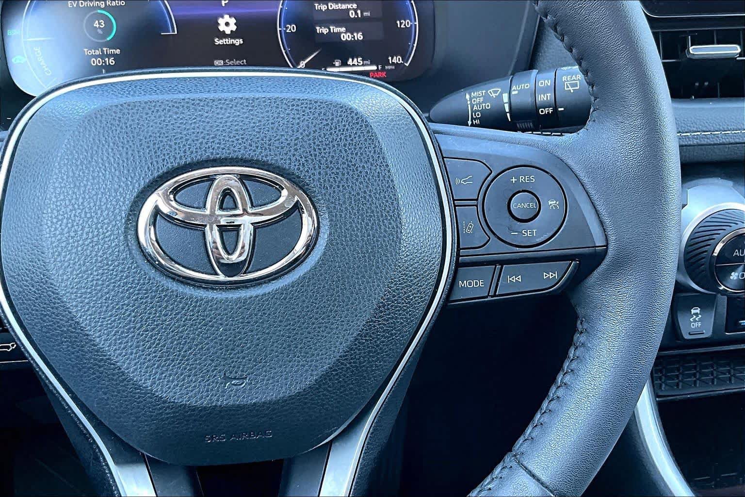 Used 2023 Toyota RAV4 Limited AWD/4WD image 25
