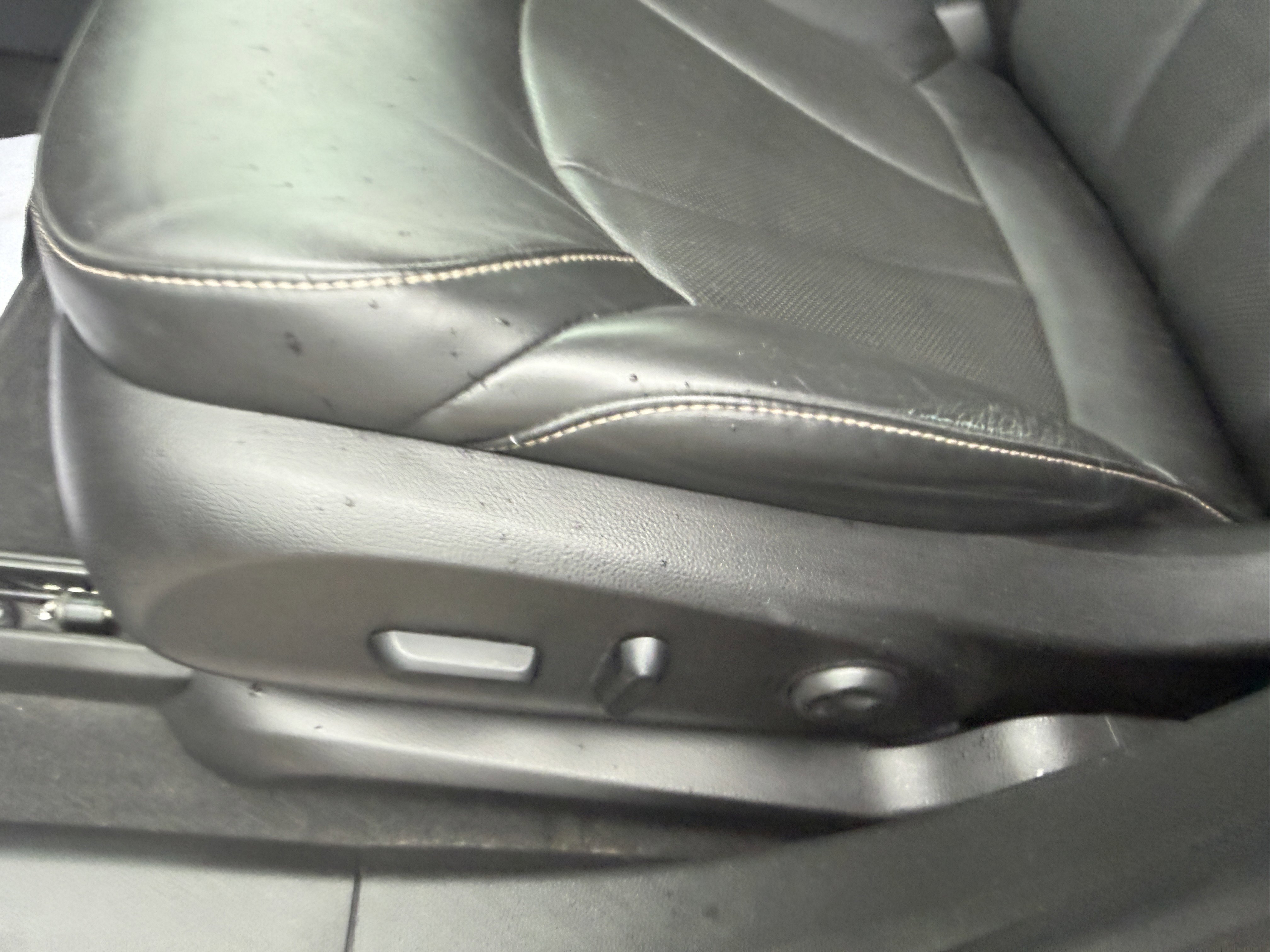 Used 2017 Buick Envision Essence image 17