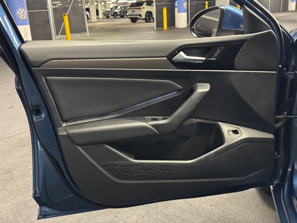 Used 2019 Volkswagen Jetta SEL Premium FWD image 18
