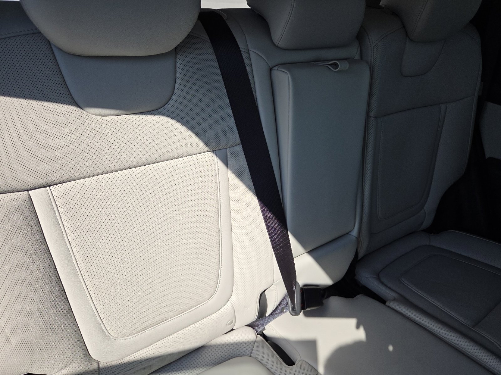 Used 2025 Hyundai Tucson Limited image 29