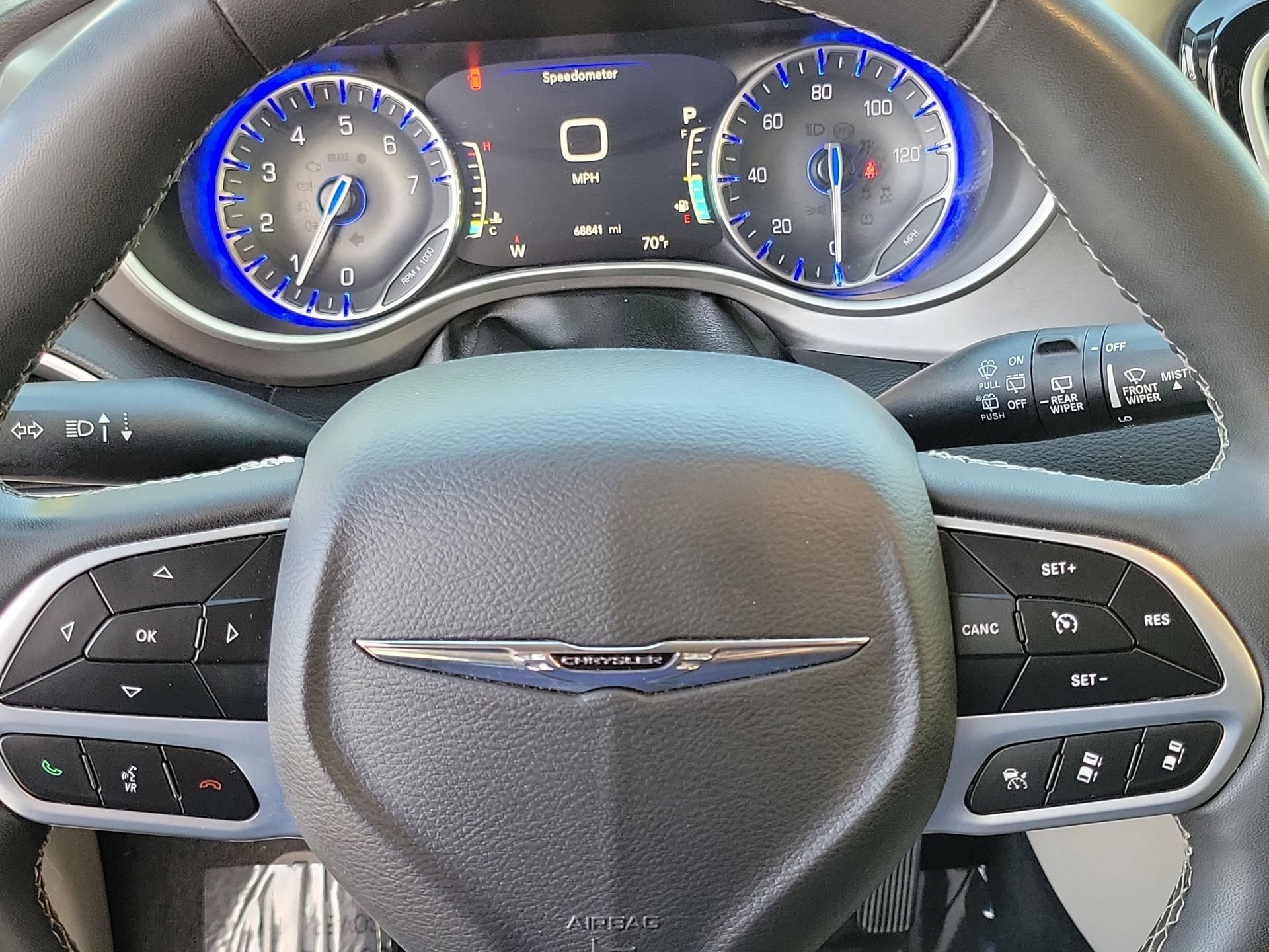 Certified 2023 Chrysler Pacifica Touring-L FWD image 6