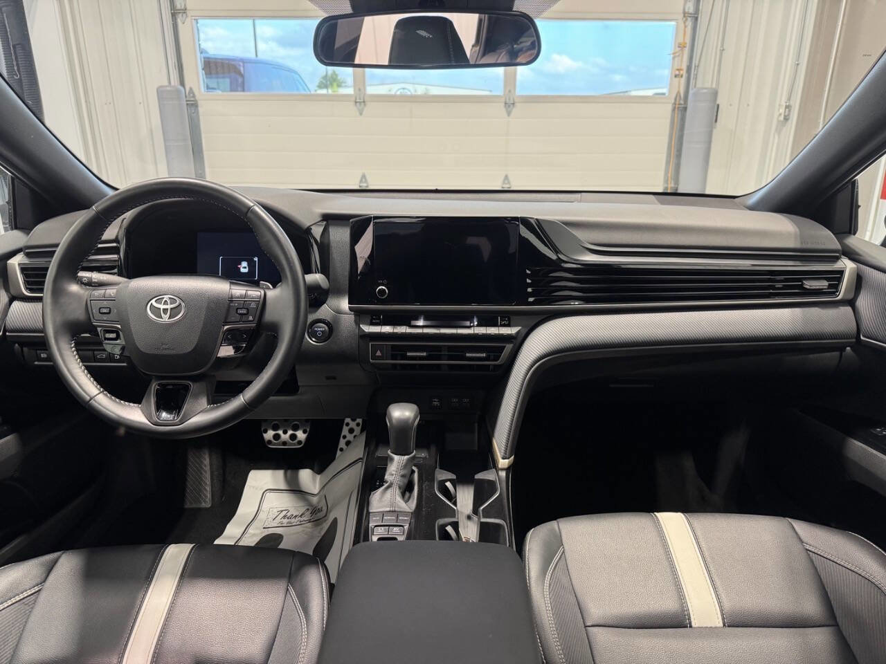 Used 2025 Toyota Camry SE image 24