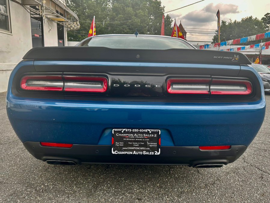 Used 2022 Dodge Challenger R/T Scat Pack RWD image 6