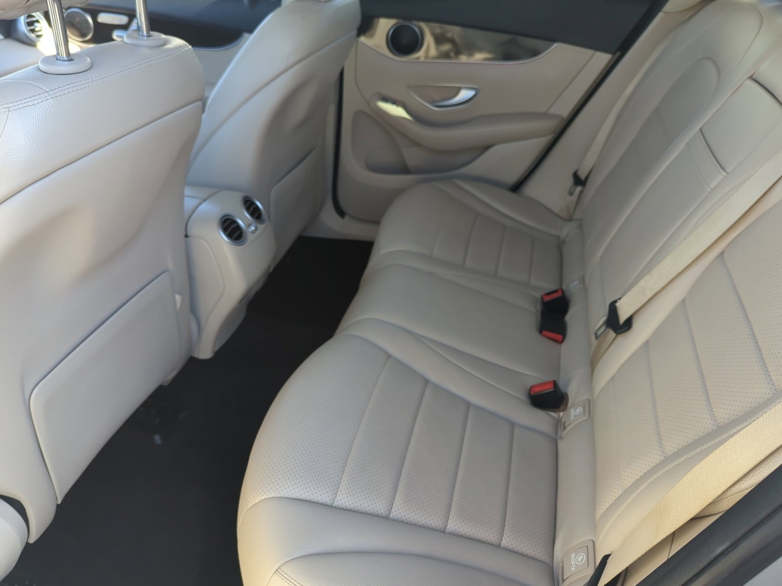 Used 2022 Mercedes-Benz GLC 300 image 17