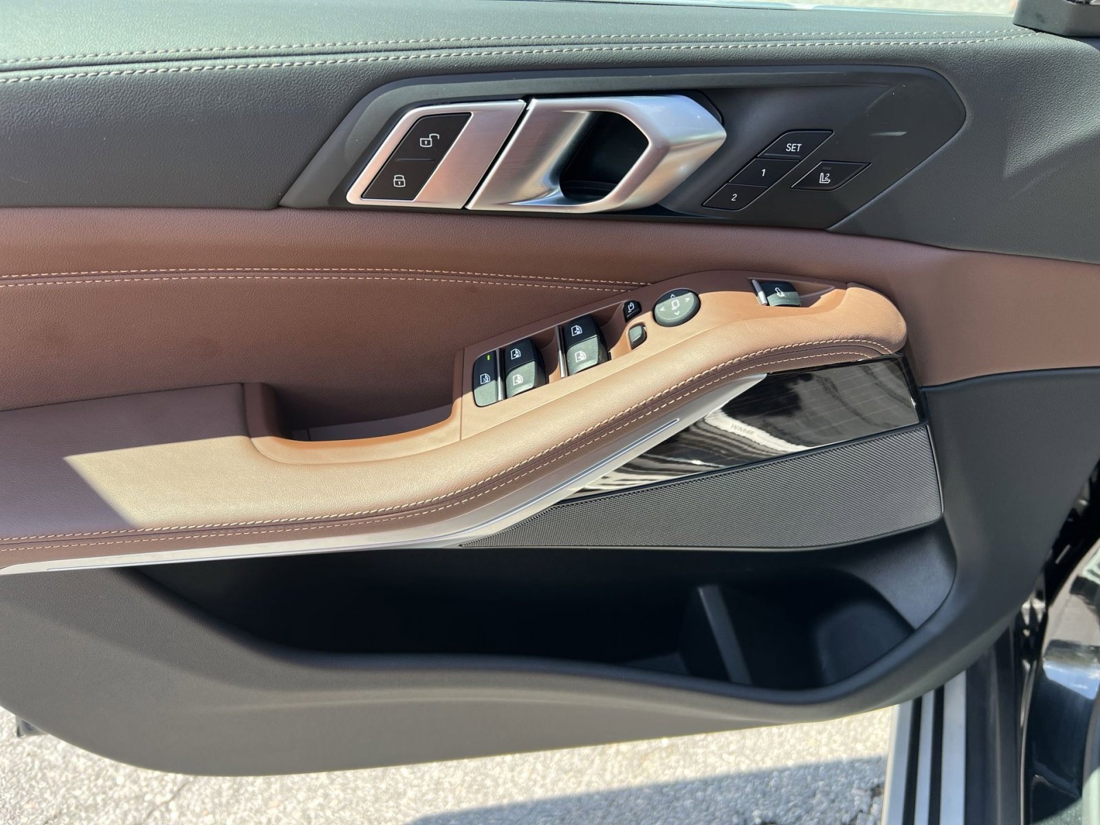 Used 2024 BMW X5 xDrive40i w/ Executive Package image 15