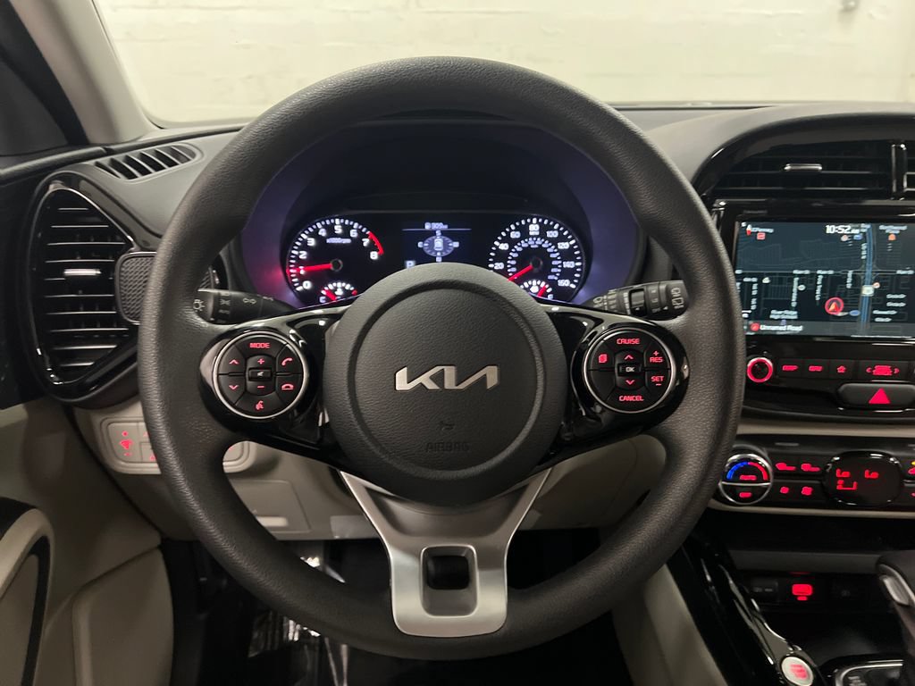 Used 2022 Kia Soul S FWD image 14