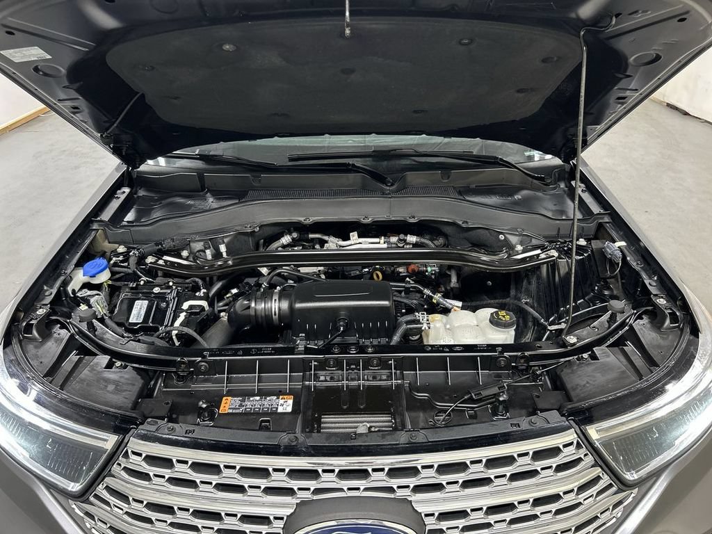 Used 2022 Ford Explorer Limited w/ Equipment Group 301A AWD/4WD image 25
