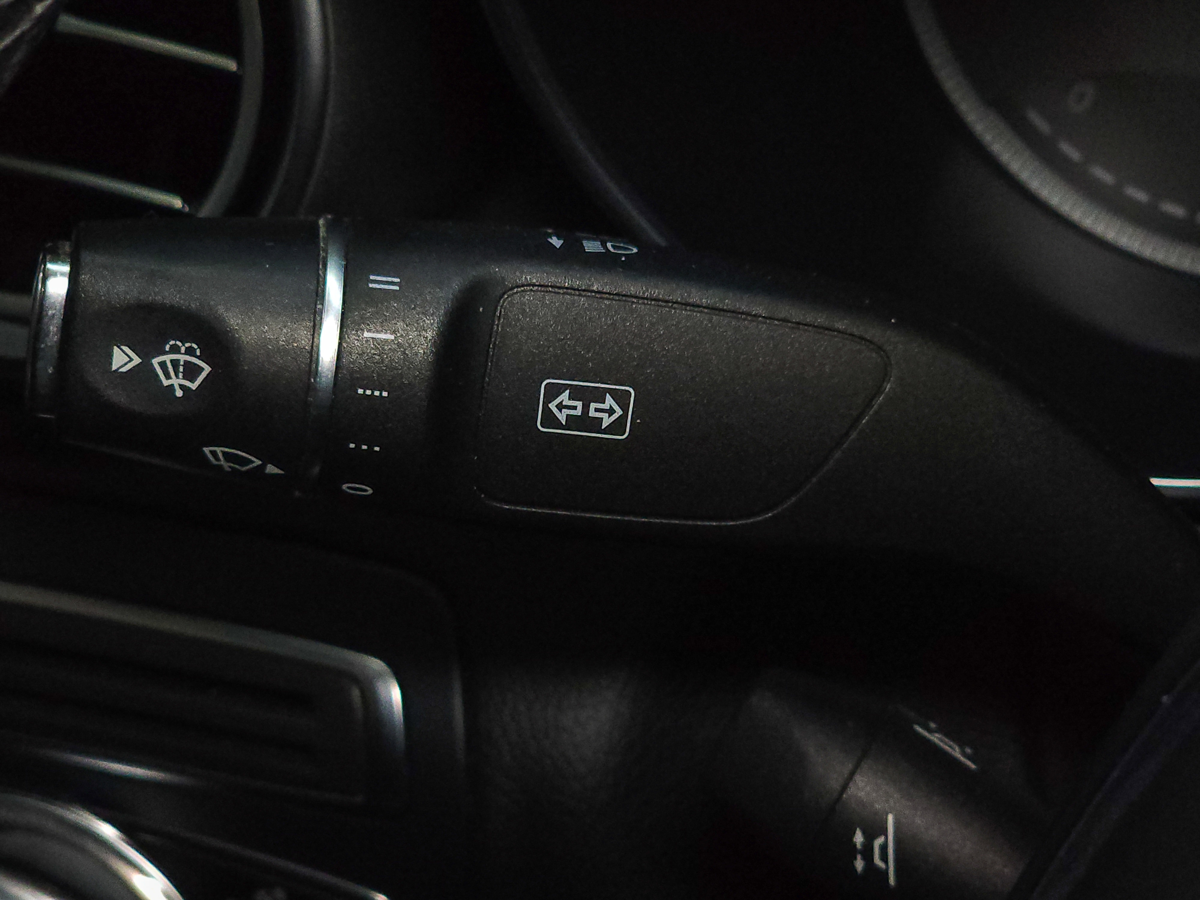 Used 2015 Mercedes-Benz C 300 4MATIC Sedan image 27