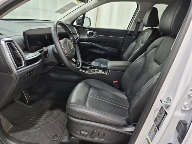 Used 2025 Kia Sorento SX AWD/4WD image 12